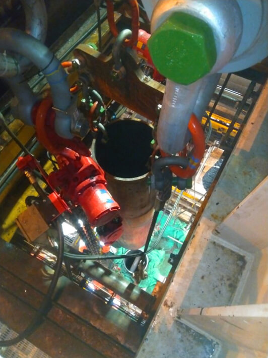 offshore conductor section removal using 25 tonne air hoists during decommissioning